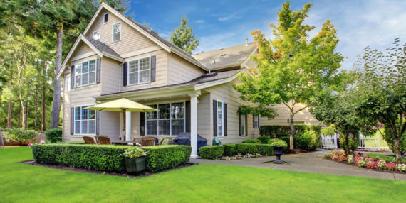 landscaped house in Houston TX